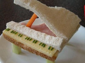 让孩子快乐学钢琴的小技巧