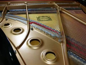 怎样和孩子解释三角钢琴和立式钢琴的区别