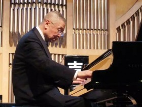 学琴是一种必需的素质教育,与天赋无关